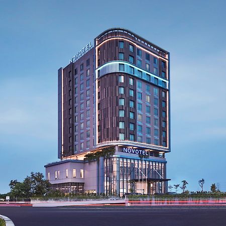 Novotel Karawang Buitenkant foto