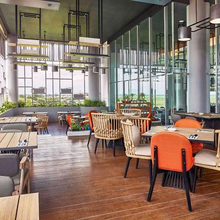 Novotel Karawang Buitenkant foto