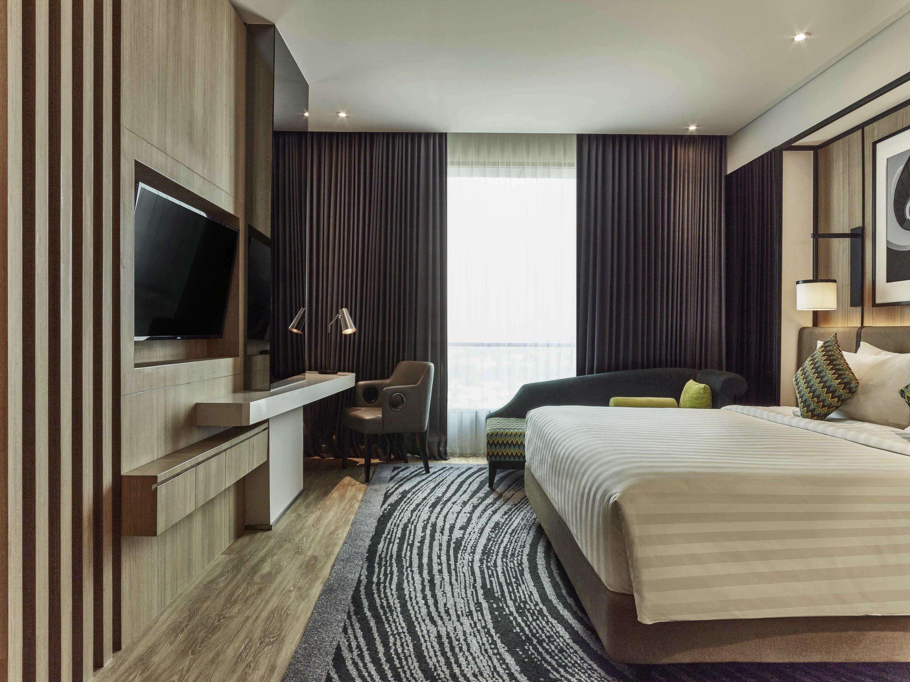 Novotel Karawang Buitenkant foto