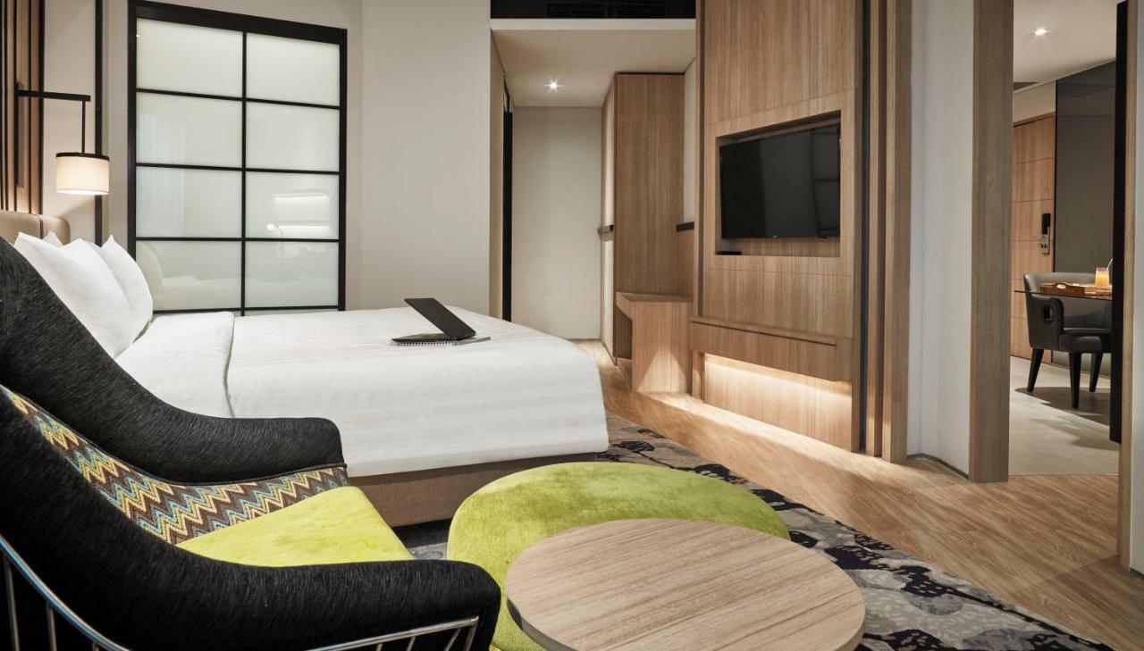 Novotel Karawang Buitenkant foto
